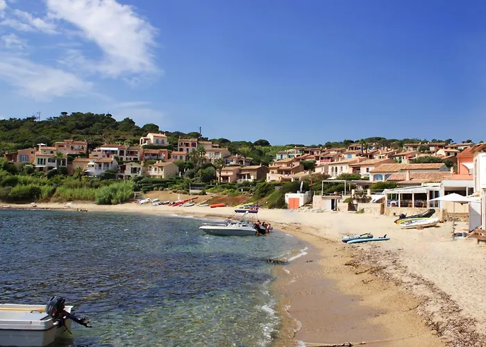 Les Jardins Du Pinet - Happy 아파트